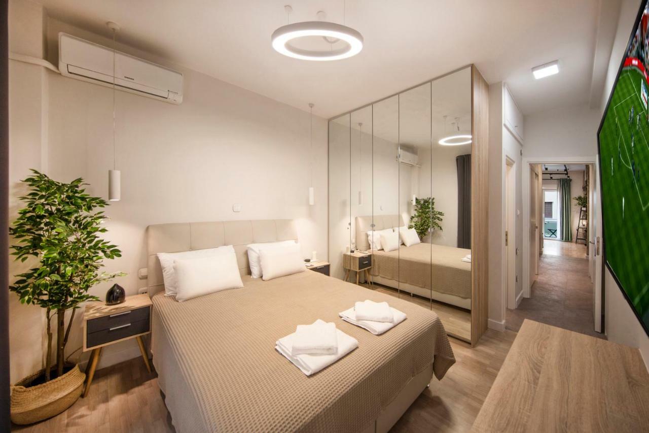 Stunning Αpartment Ιn Τhe Heart Athens. Apartment Bagian luar foto