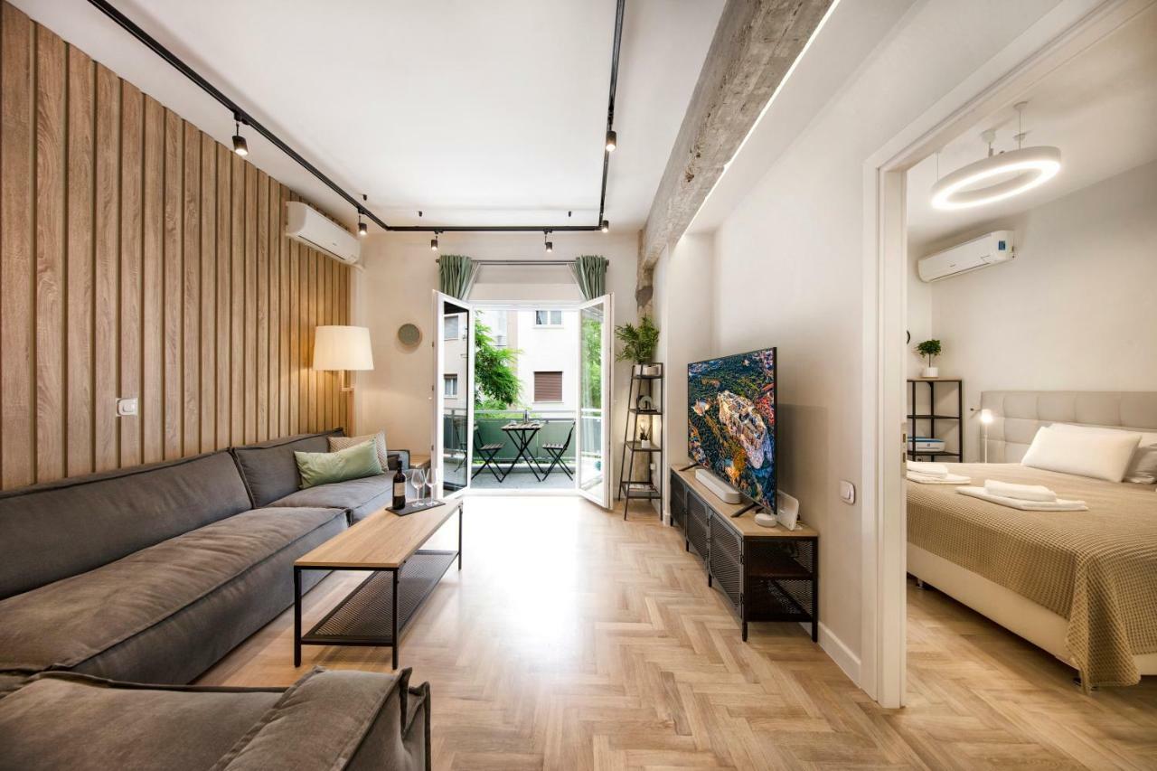 Stunning Αpartment Ιn Τhe Heart Athens. Apartment Bagian luar foto