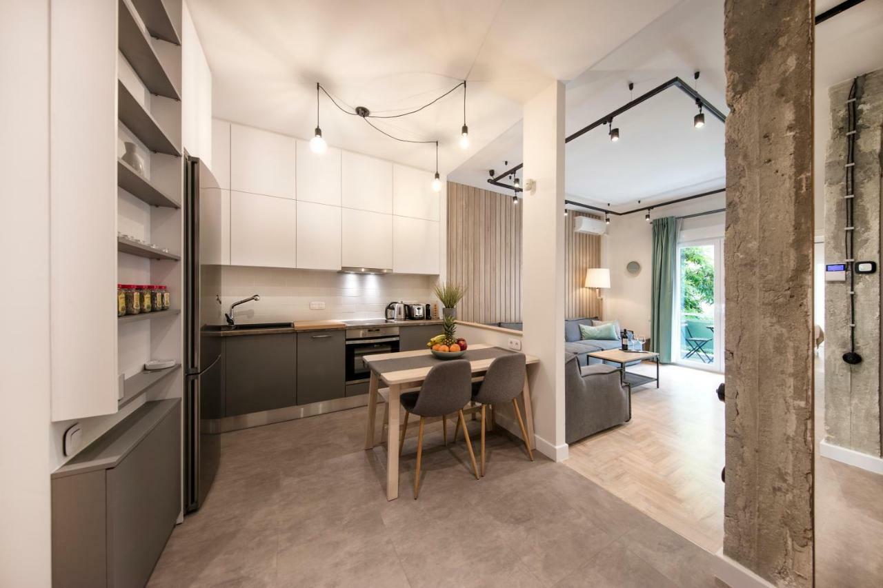 Stunning Αpartment Ιn Τhe Heart Athens. Apartment Bagian luar foto