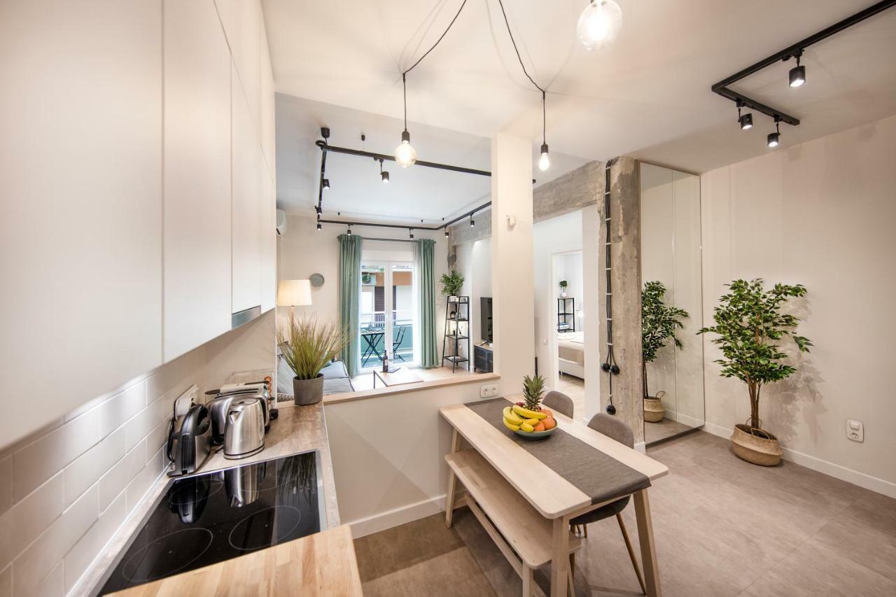 Stunning Αpartment Ιn Τhe Heart Athens. Apartment Bagian luar foto